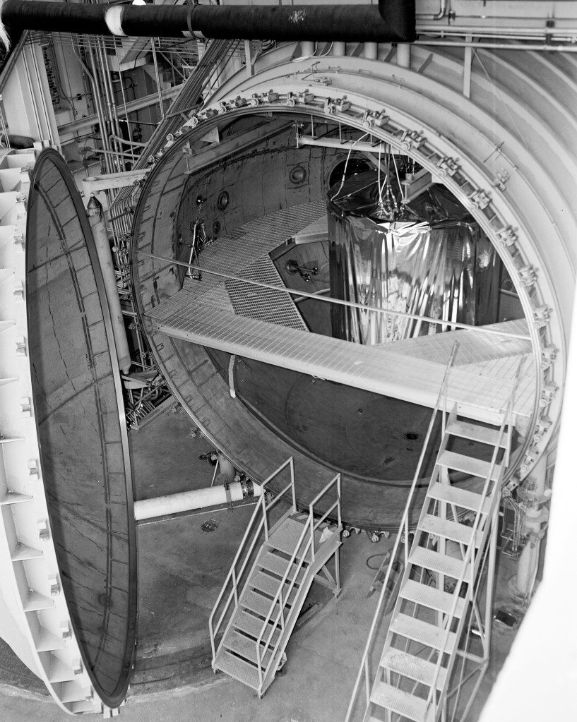 Test article in round chamber.