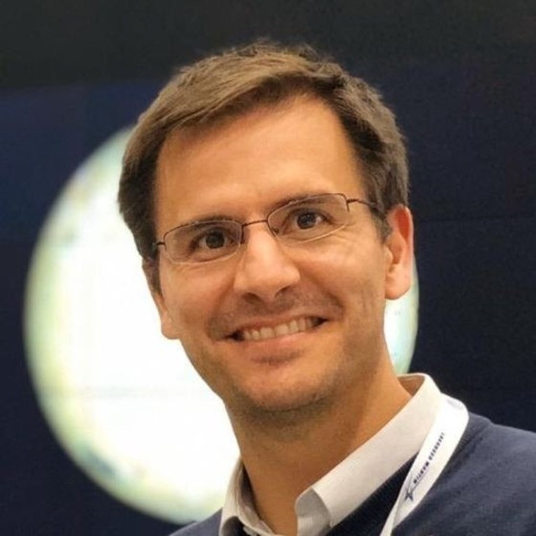 Portrait photo of NASA Ames scientist Andres Mora Vargas.