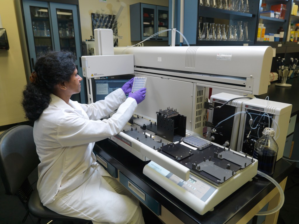 Biomek 2000 Automation Workstation in the Bioanalytical Core Lab in Building 37, September 30, 2011