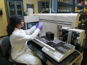 Biomek 2000 Automation Workstation in the Bioanalytical Core Lab in Building 37, September 30, 2011