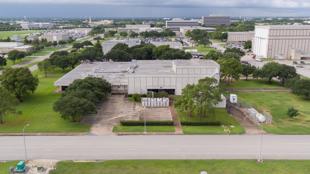Historical documentation of bldg 37 prior to demolition, 09-06-18