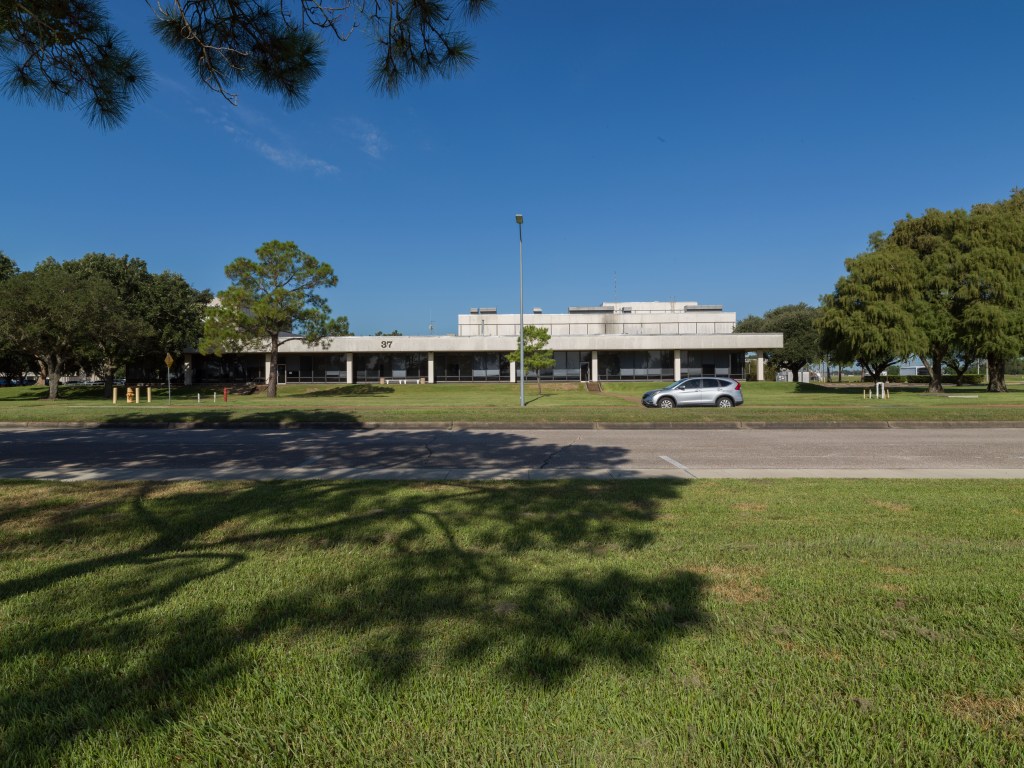 Photo survey of bldg. 37, Life Sciences Laboratory taken before demolition as part of Section 106 mitigation, 10/11/18