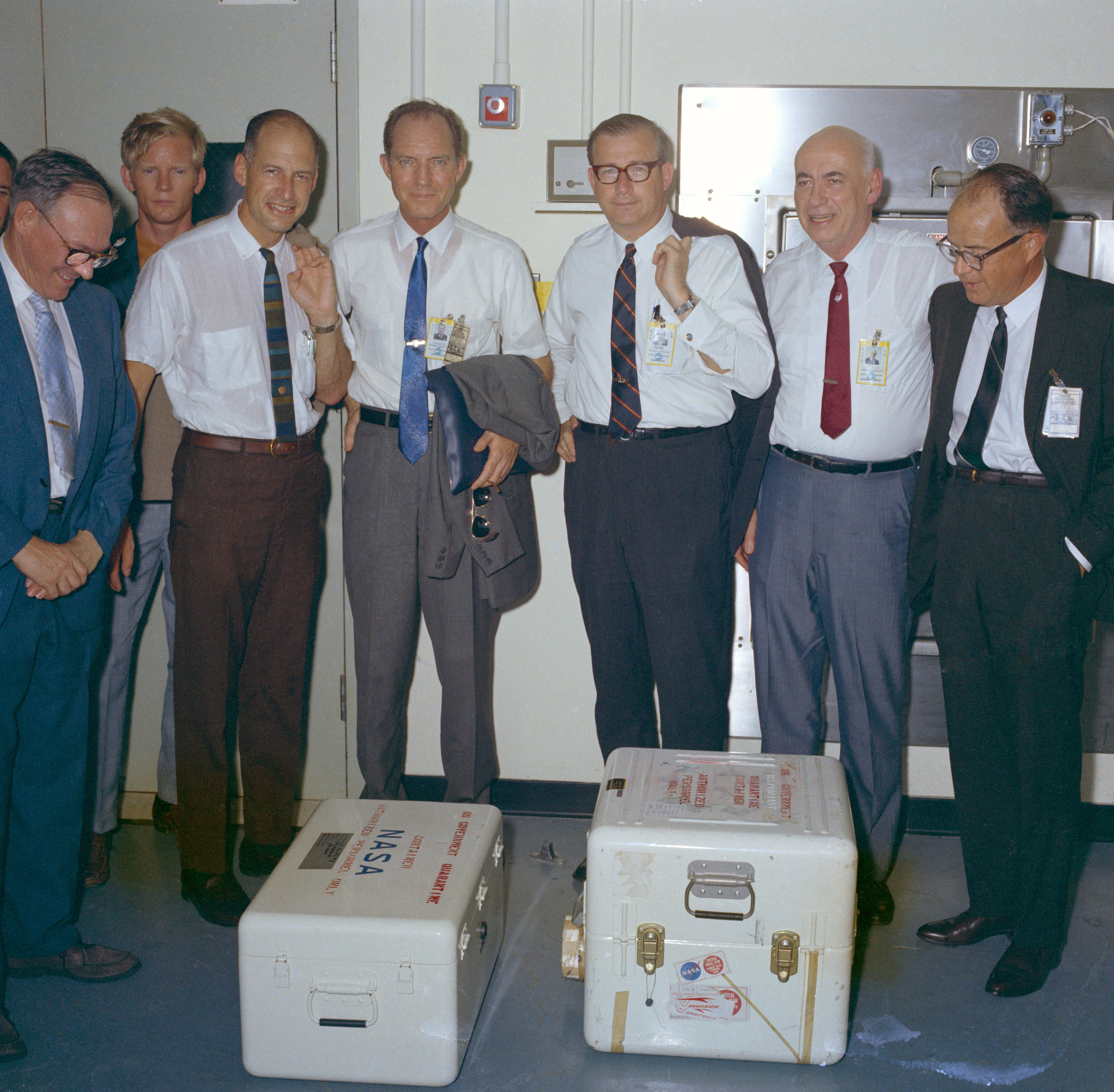 Arrival of Apollo 11 Lunar Samples at EAFB by C-141 Starlifter and at the Bldg. 37 Lunar Receiving Laboratory (LRL). 1. Aircraft - C-141 (Starlifter) EAFB, HOUSTON, TX