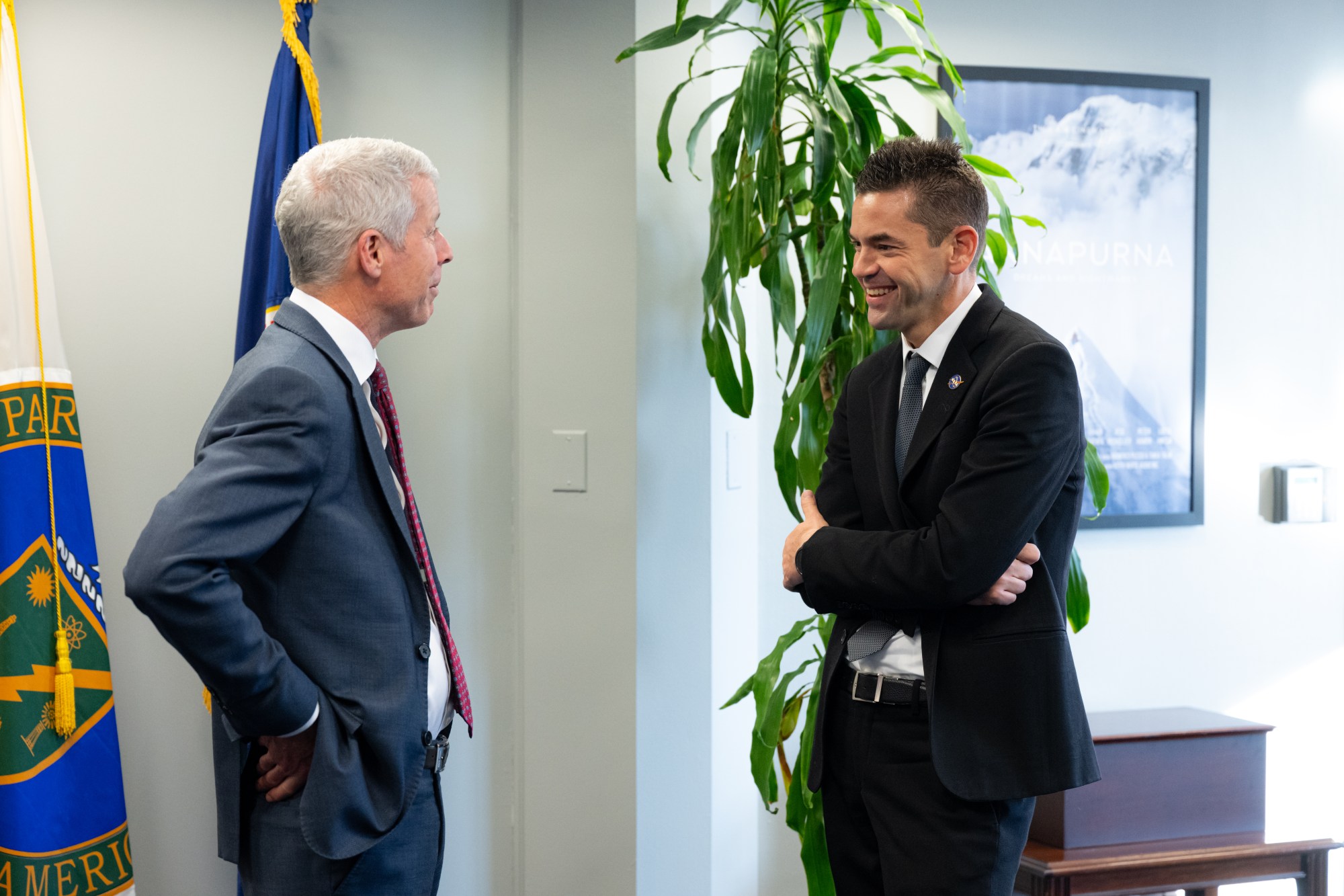 U.S. Energy Secretary Chris Wright (left) and NASA Administrator Jared Isaacman (right) meet in Washington on Jan. 8, 2026