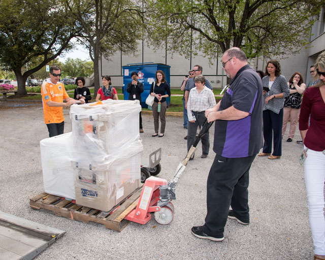 Arrival of meteorites from Antarctica to Building 31 - Meteorite Lab.