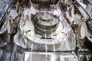 OSIRIS REx Asteroid Sample Return lid opening at Building 31 Astromaterials Curation Facility. Bldg. 31 - OSIRIS REx Thin Section Lab.
