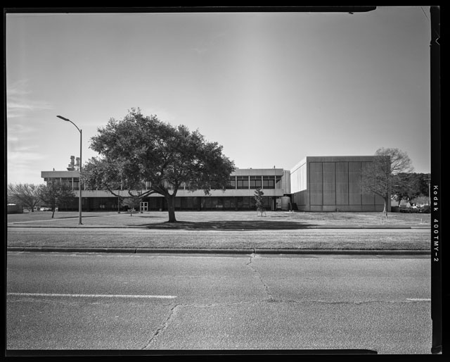 HAER-TX-109-N-11, East facing view of Admin side of Building 31 and 31 North