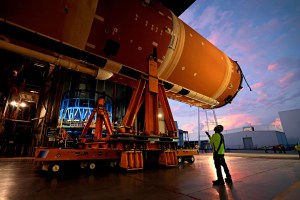 Technicians at Michoud Assembly Facility in New Orleans lift the core stage that will help launch the first crewed flight of NASA’s SLS (Space Launch System) rocket for the agency’s Artemis II mission.