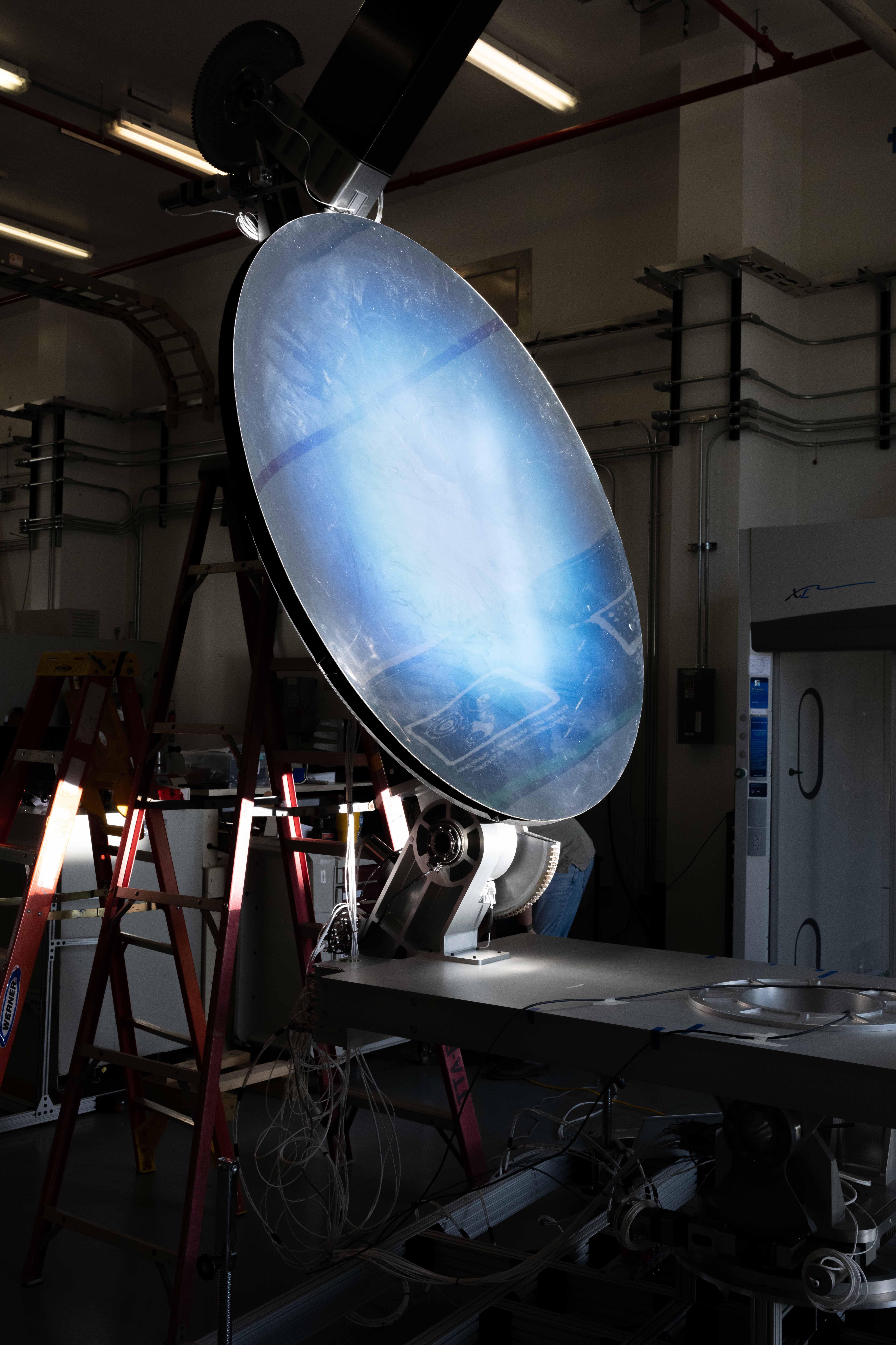 Sunlight Extracts Oxygen From Regolith Using Solar Chemistry