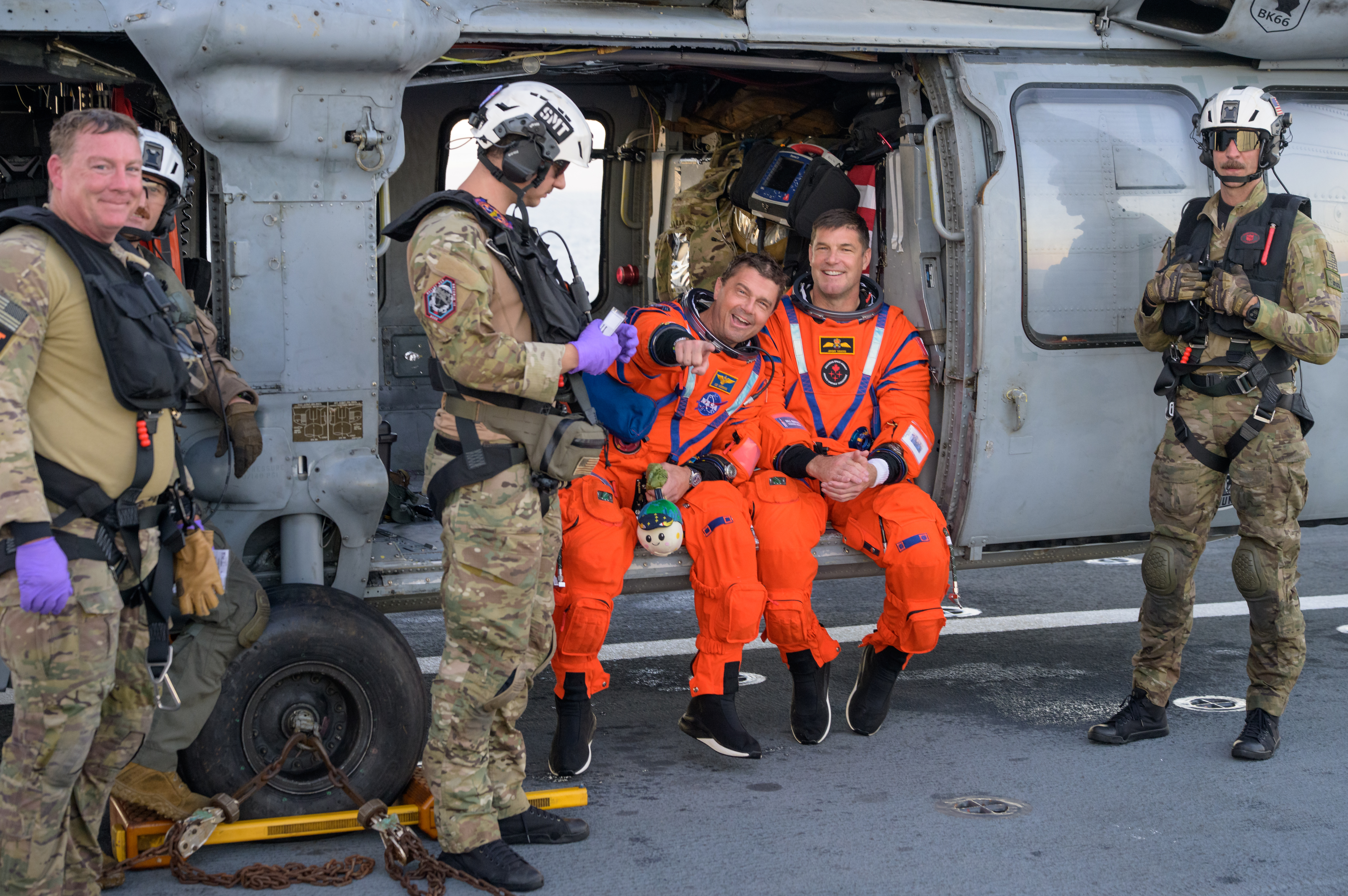 NASA astronaut Reid Wiseman, Artemis II commander, left, and CSA (Canadian Space Agency) astronaut Jeremy Hansen, Artemis II mission specialist,...