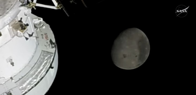 The Orion spacecraft approaches the Moon ahead of Artemis II’s lunar flyby on April 6, 2026.