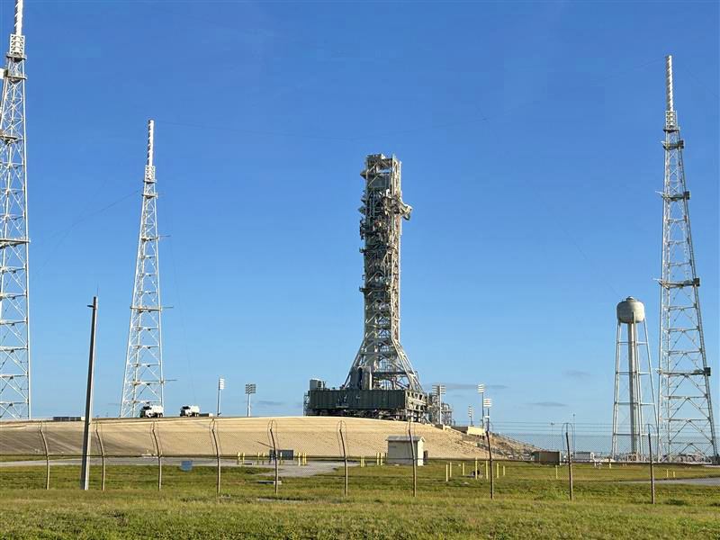 NASA's mobile launcher 1 rolls from Launch Pad 39B to the Vehicle Assembly Building at the agency's Kennedy Space Center in Florida.