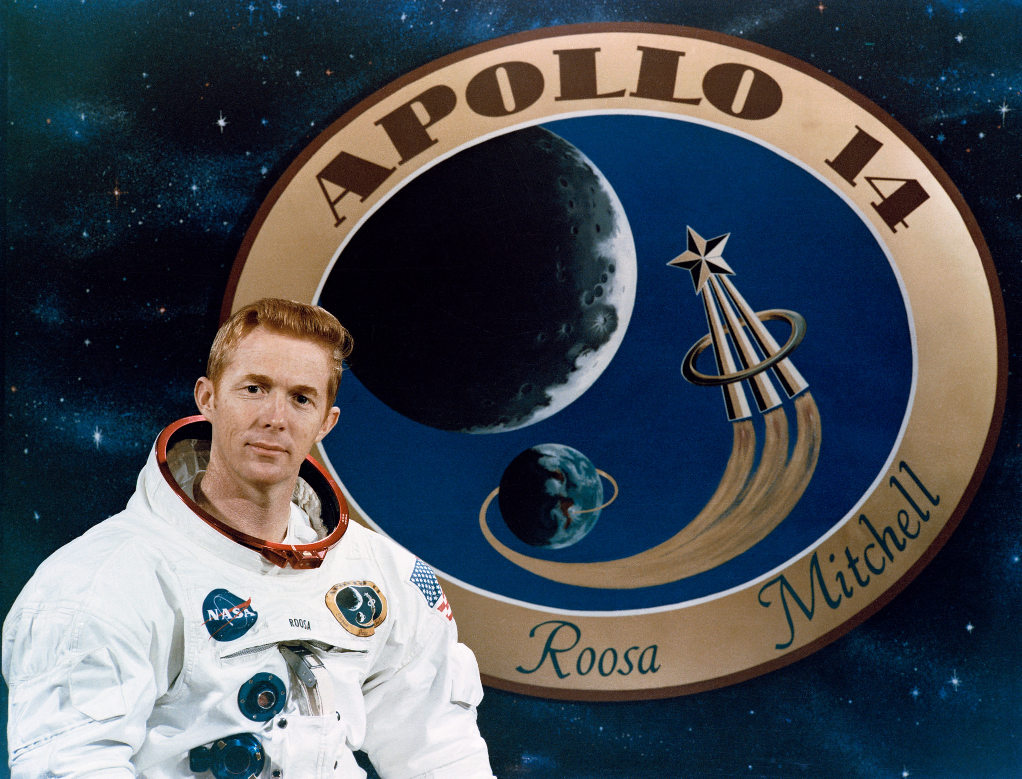 Astronaut portrait of Stuart Roosa in front of the Apollo 14 emblem