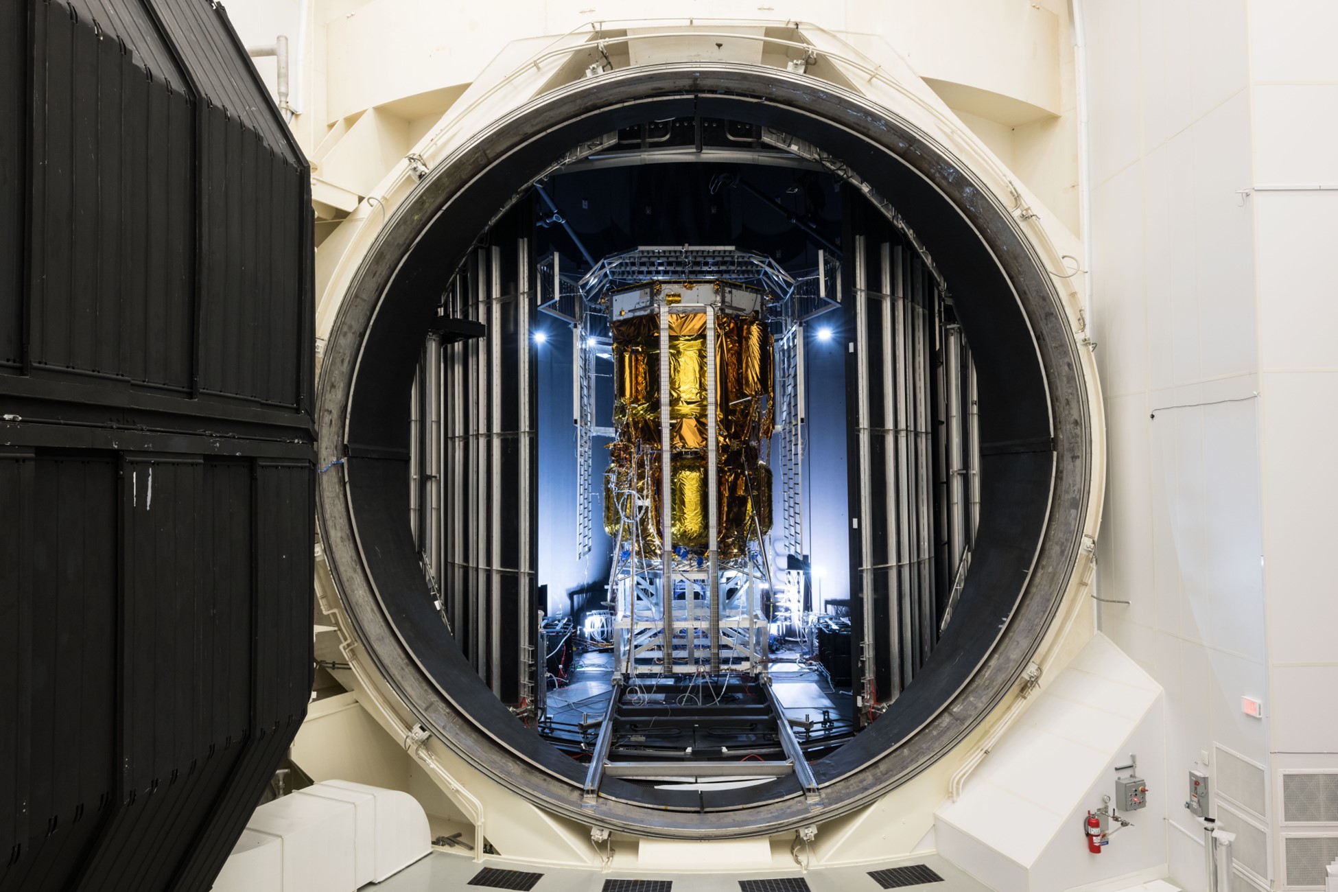 Blue Origin Moon Lander Completes Testing at NASA Vacuum Chamber