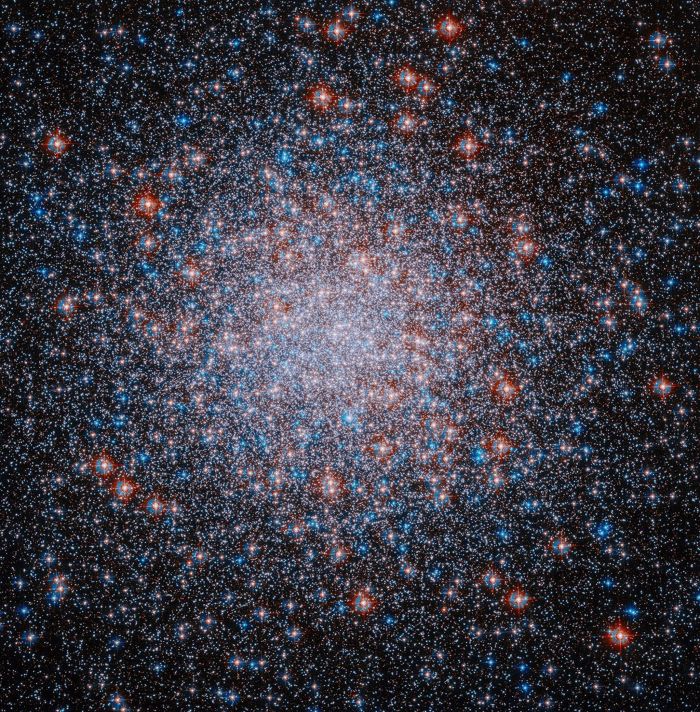 Hubble Captures Star-Studded Cluster