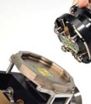 Universal Docking Interface for Free-Flying Robots