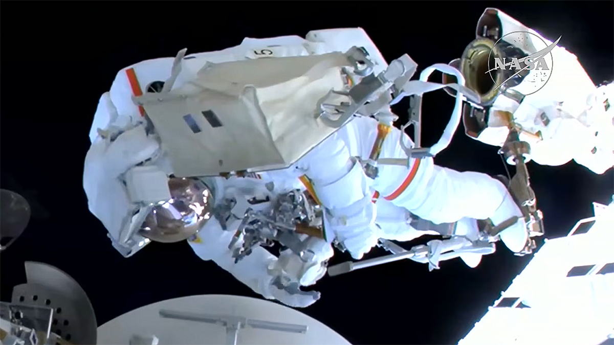 NASA, ESA Spacewalkers Finish Installing High-Speed Antenna – NASA NASA, ESA Spacewalkers Finish Installing High-Speed Antenna – NASA