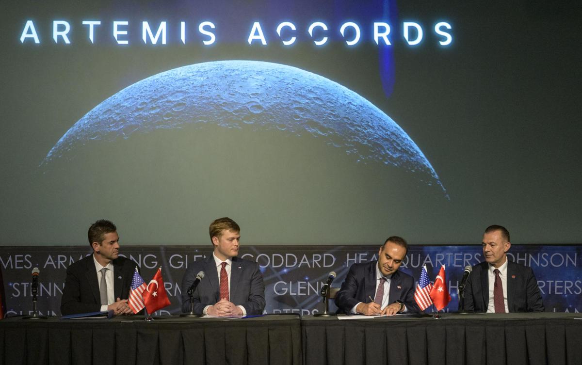 NASA Welcomes Türkiye as Newest Artemis Accords Signatory