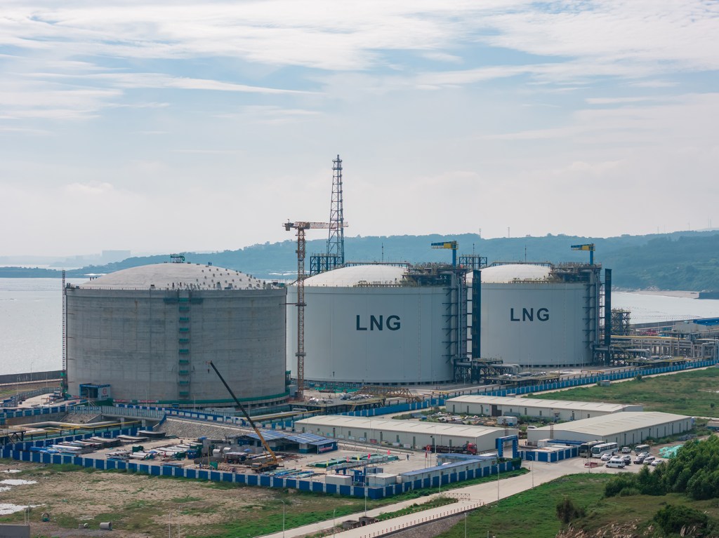 Dream with Us: High School Engineering Challenge Liquid Natural Gas Storage Tanks