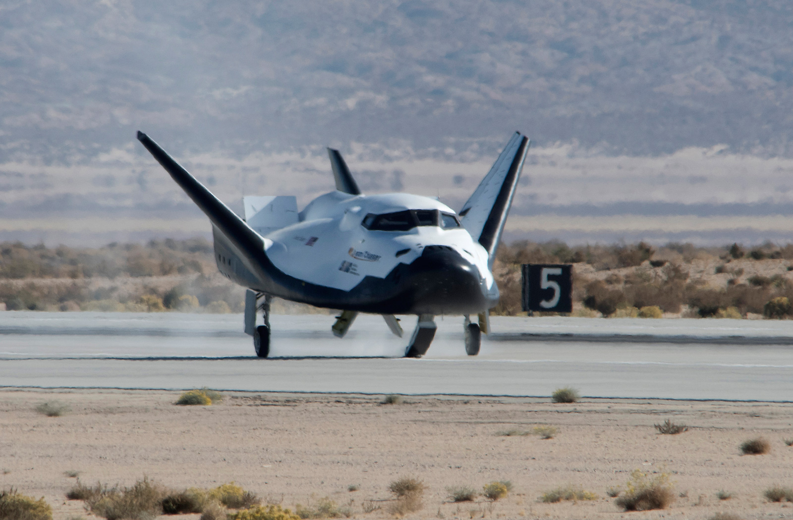 Sierra Nevada Corp’s Dream Chaser successfully landed on an Edwards Air Force Base runway. 