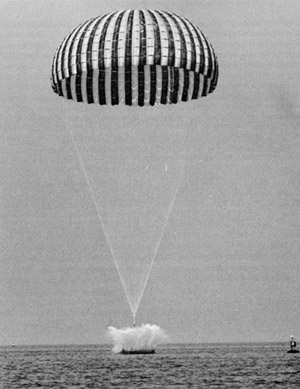 Parachute recovery system test