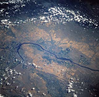 Great bend of the Colunbia River and confluence of the Snake River on the WA/OR border
