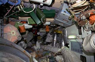 Kvant-2 interior. 