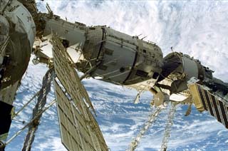 Base Block (left) and Kvant-1 (right) modules of the Mir space station.