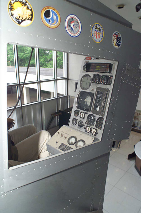 View into the cabin thru the Righthand window