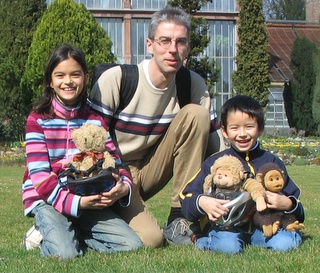 Harald Kucharek with his children Ami and Lukas