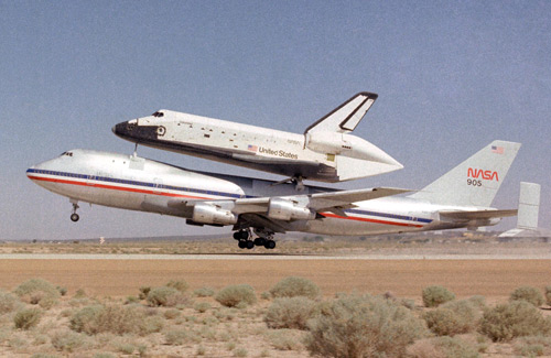 space shuttle on 747