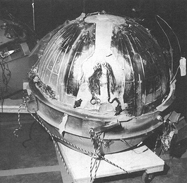 Photograph 13B. LH2 Tank from Left Side of Mid Fuselage, Payload Bay 6.