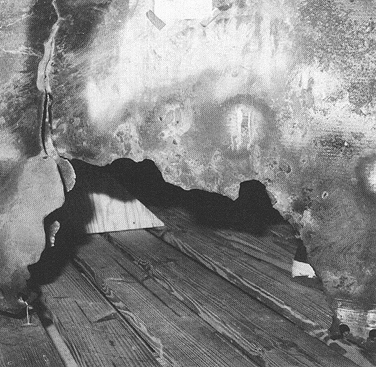 Photograph 6. 17-Inch Crack in SSC No. 131.